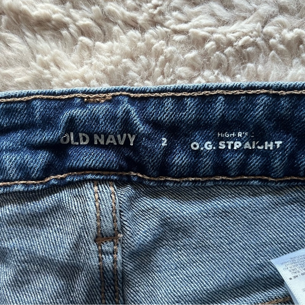 Old Navy High Rise OG Straight Ripped Shorts Size 2 - Picture 4 of 4